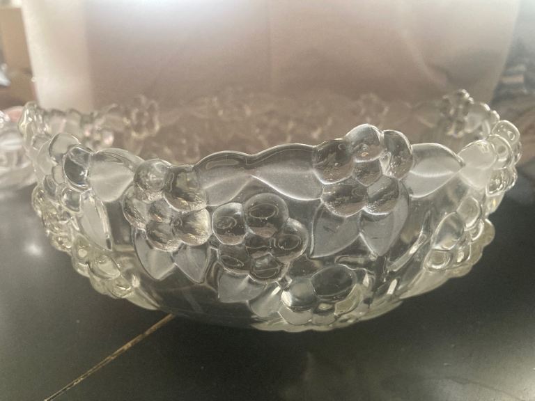VINTAGE GLASS TRIFLE/FRUIT BOWL AND SERVER BOWL