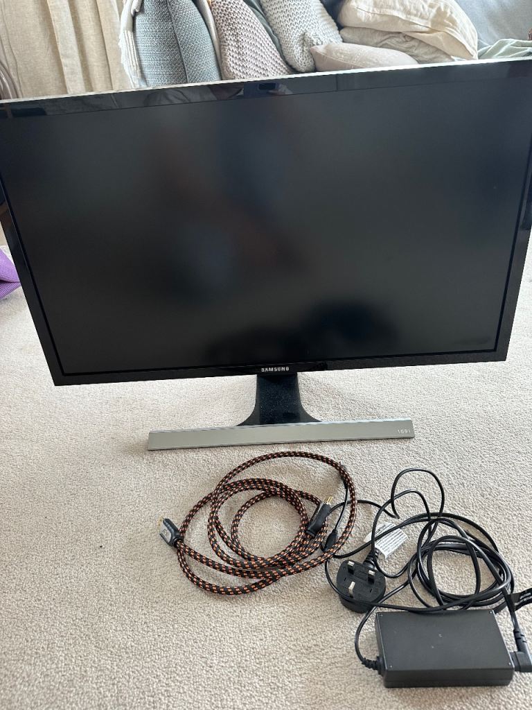 Samsung Colour Display unit U28E590D 28inch 4K