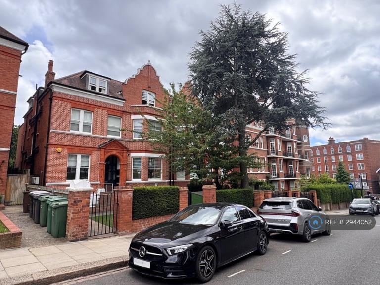 1 bedroom flat in Langland Gardens, London, NW3 (1 bed) (#2944052)