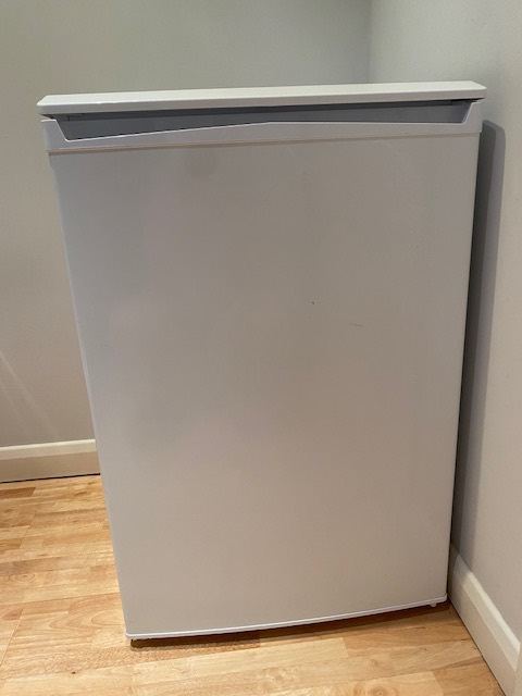 White Under Counter Fridge – As new Condition