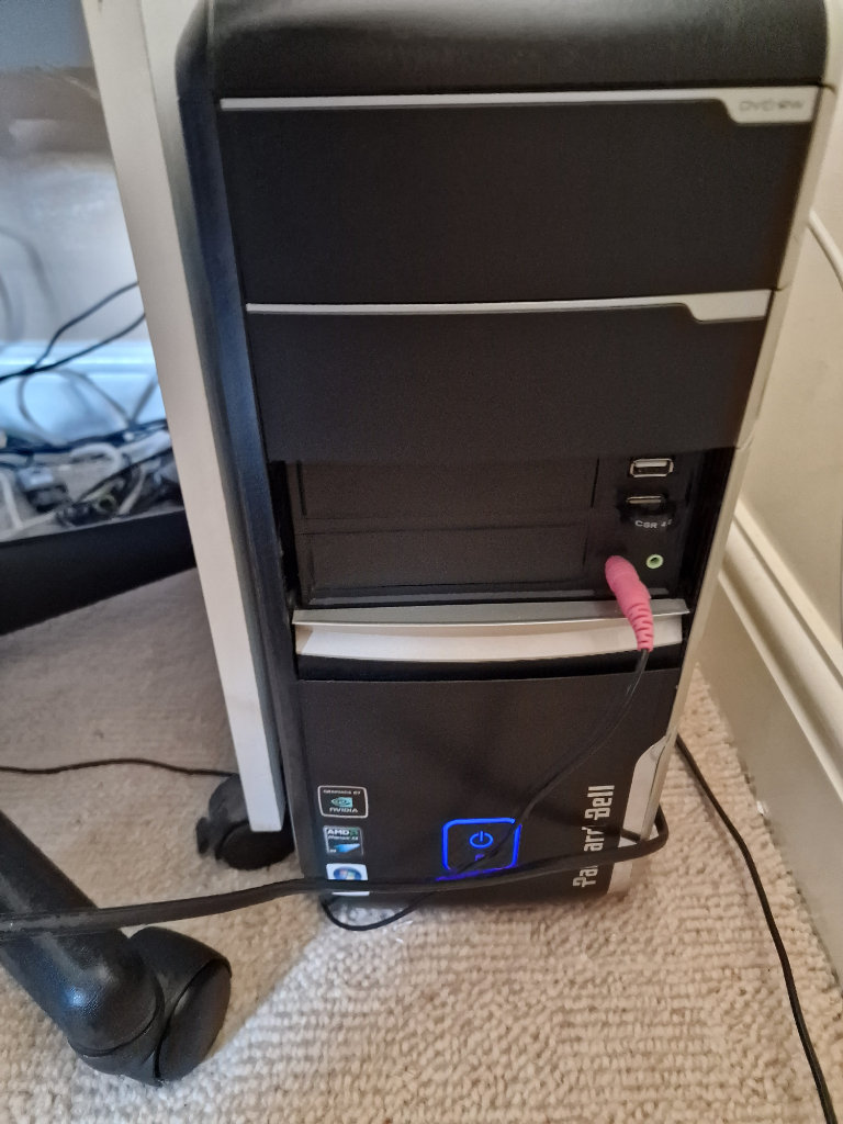 Packard Bell Tower Computer -With a Dell 19 " Monitor - Key Board - Mouse