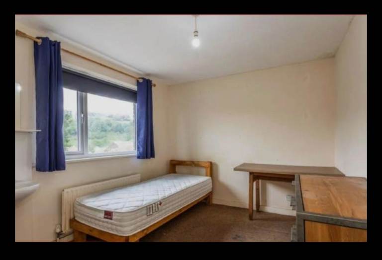 Large single room 150 sq ft - Brighton Short term let in friendly house share, available 14/10/26.