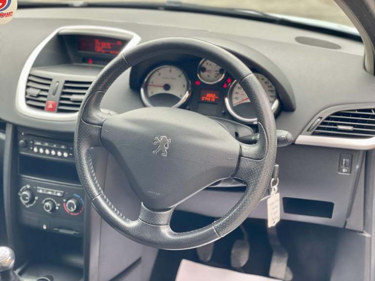 PEUGEOT 207 1.4 HDi Envy 2011