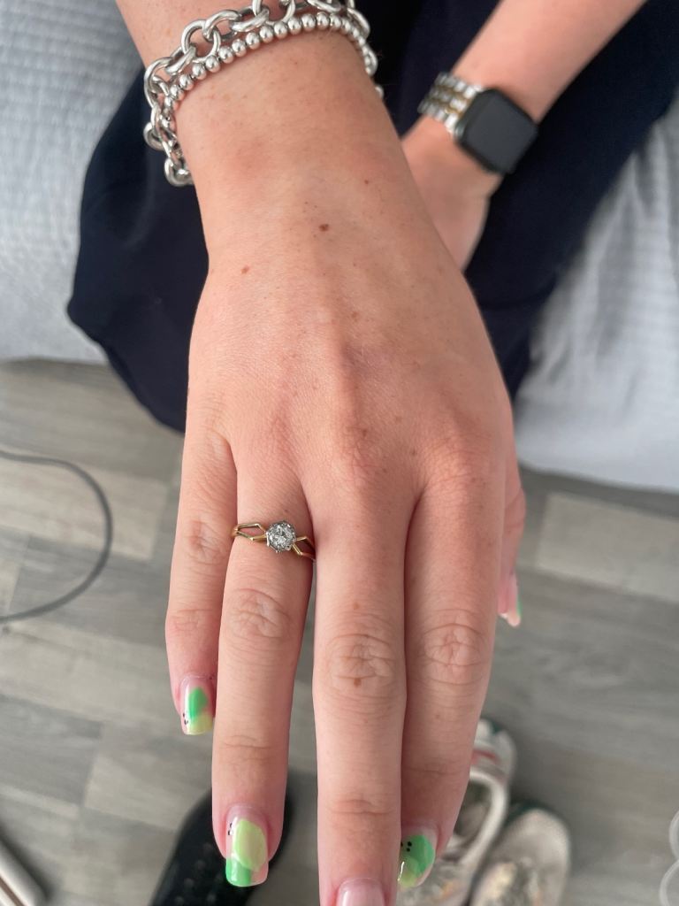 18ct gold diamond ring engagement or show