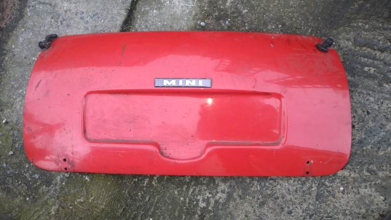 Classic mini fiberglass bootlid 