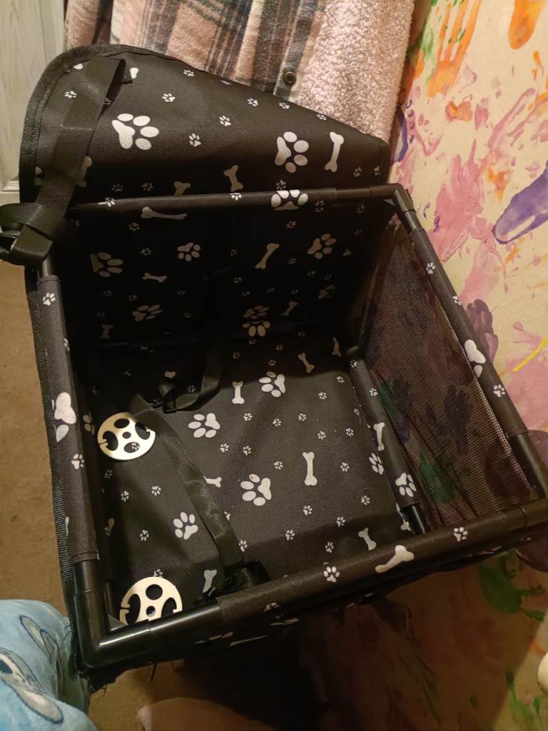 Puppy/small dog car seat 