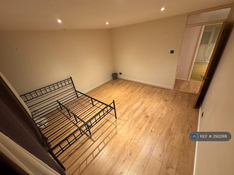 1 bedroom in Craigdale Road, Romford, RM11 (#2922918)