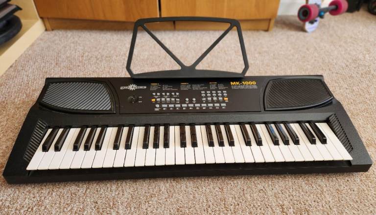 Gear 4 Music MK-1000 54 key electric keyboard 