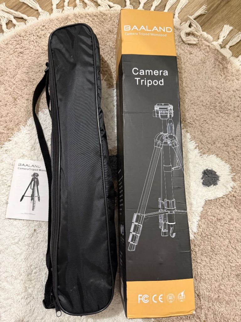 BAALAND Camera Tripod with Carry Bag - As New