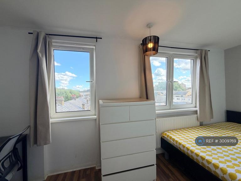 1 bedroom in Stebondale Street, London, E14 (#3009769)