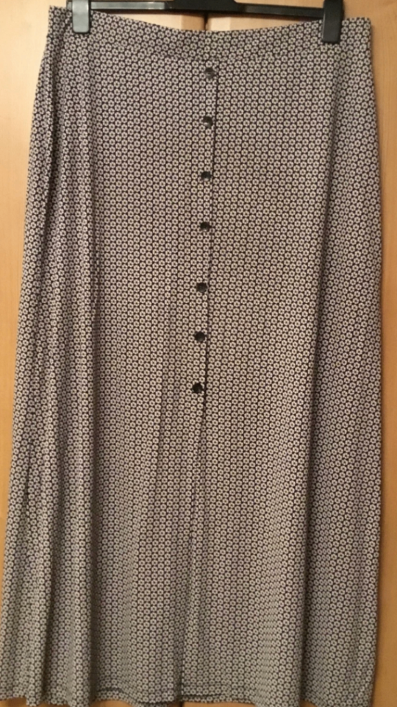 NEXT ~ Ladies Long (41”) Skirt Size 20 ~ ~ Navy Patterned ~ NWT