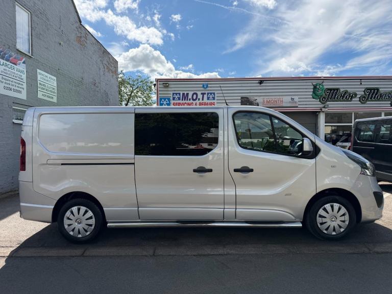Vauxhall Vivaro 1.6 CDTi 2900 BiTurbo ecoTEC Sportive 6 Seat LWB Crew... 2018/18