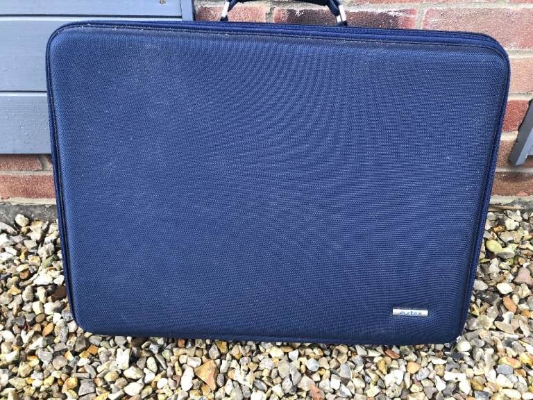 caravan AVTEX tv case