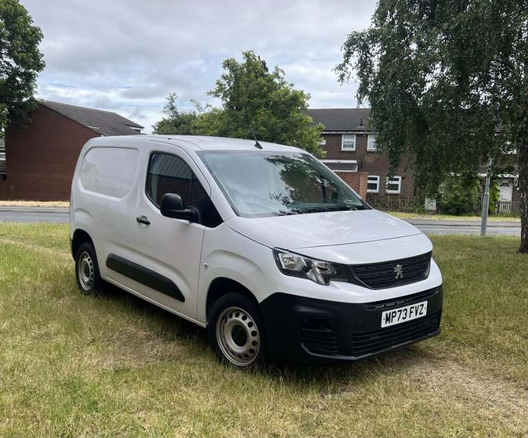 PEUGEOT PARTNER 1.5 Partner PV Pro-Premium+ Std 1000 BHDi 100 S&S MT 2024