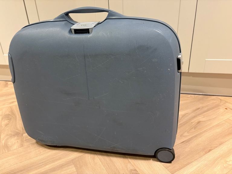 Samsonite Oyster II  Suitcase – Blue, Good Condition
