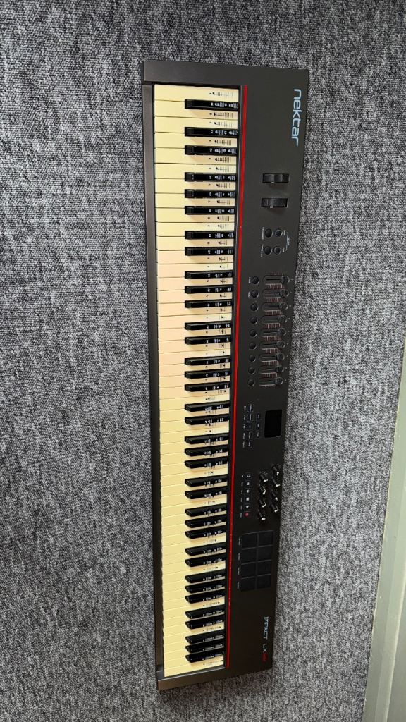 Nektar Impact LX88 MIDI Controller Keyboard – 88 Key 