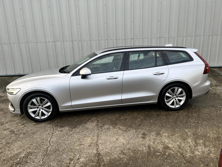 VOLVO V60 2.0 Momentum Plus D3 Silver Manual Diesel 2019