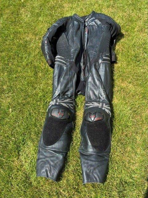 Wolf “Kangaroo comfort” one-piece leathers