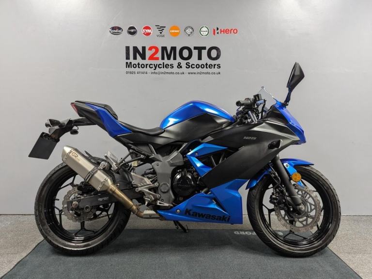 2019 (68) Kawasaki Ninja 125cc BX AKF in Blue with 6,998 miles
