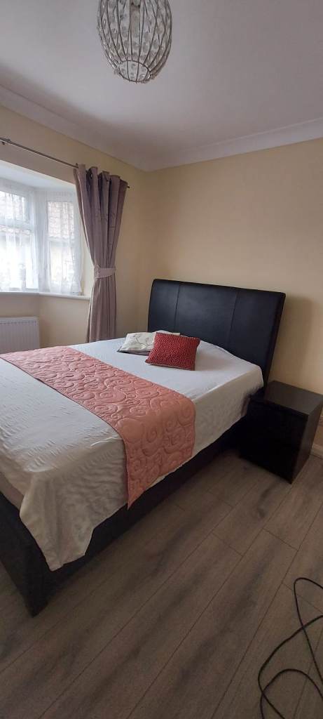 Room to rent in a shared property