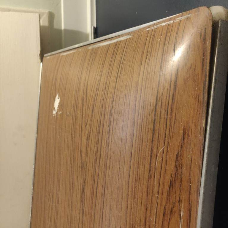 Folding table ( please read)