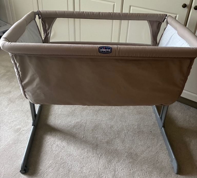 Chicco Next2Me Side Sleeper Crib – Beige Fabric, Good Condition