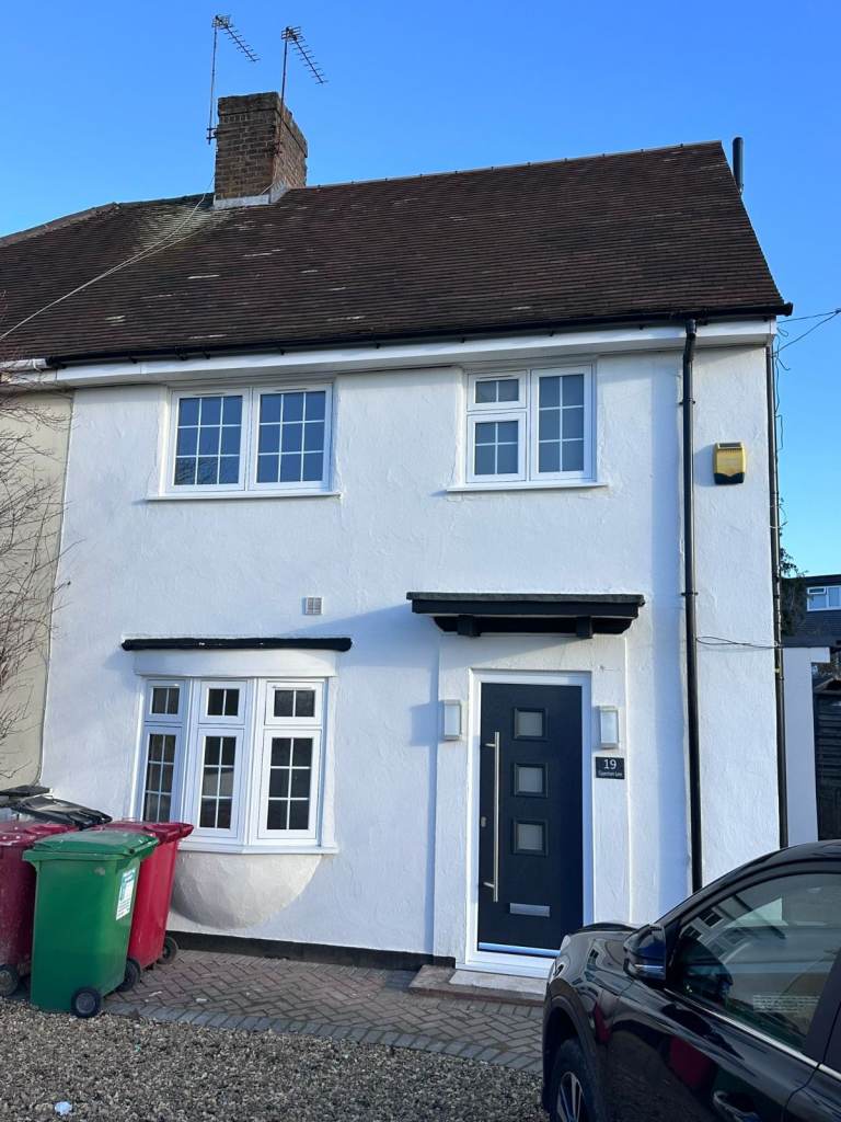 Ensuite Rooms available in Slough (SL1).  Beautifully designed, high‑quality professional HMO