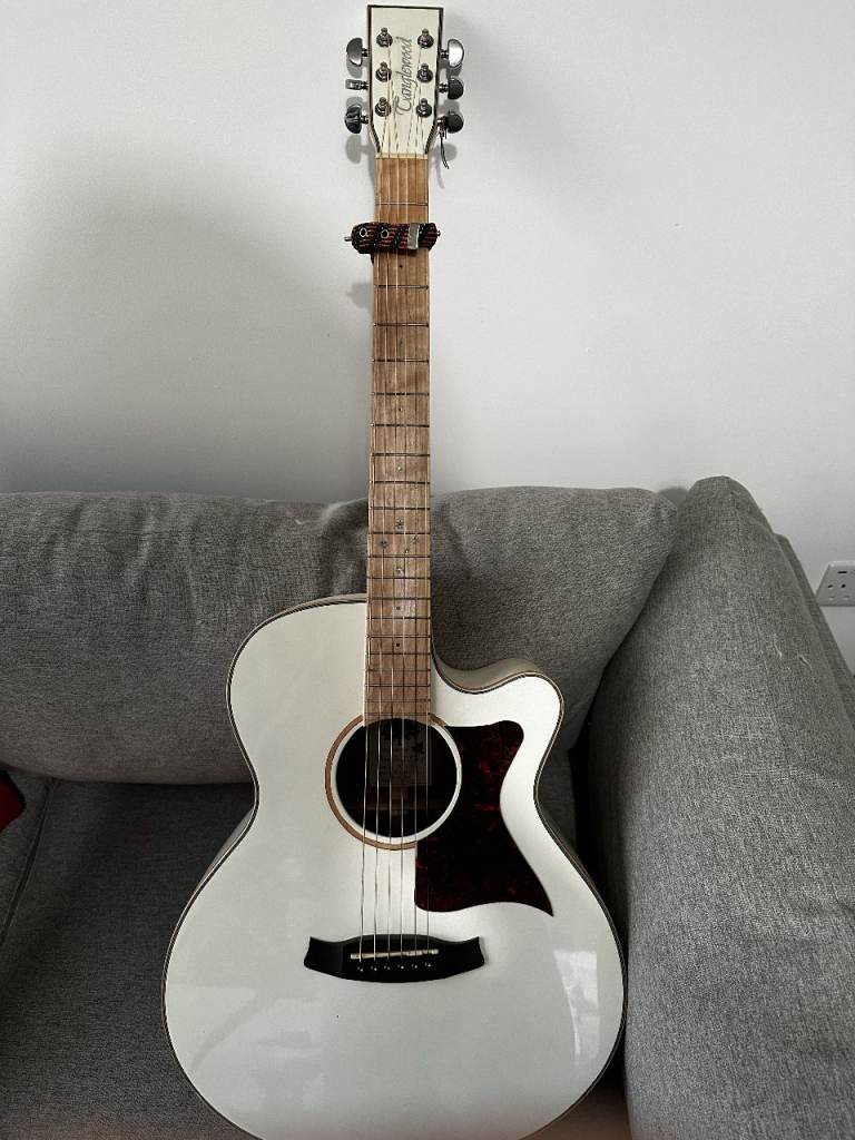 Tanglewood Electro Acoustic Guitar - White, Good Condition