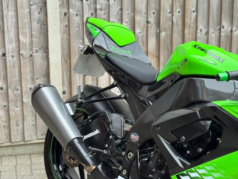 KAWASAKI NINJA ZX10R ANNIVERSARY EDITION 2011 (11) SUPER SPORT + 8,500 MILES 