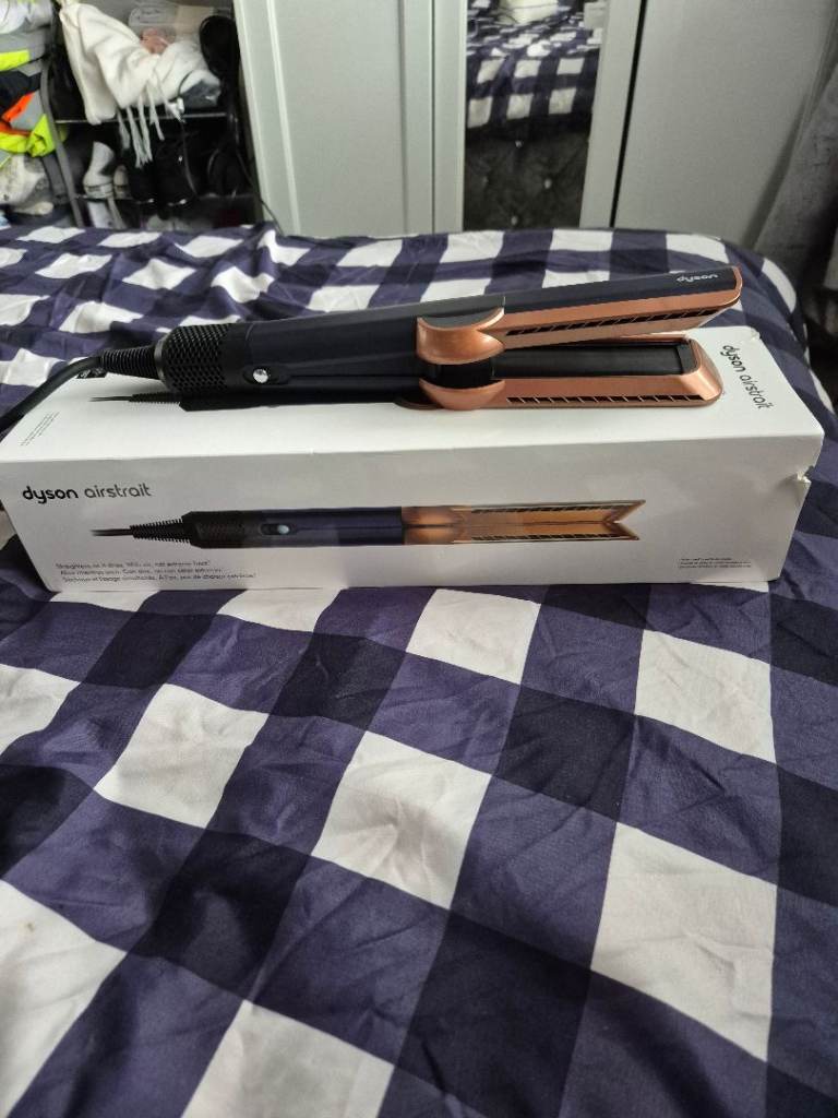 Dyson airstrait 