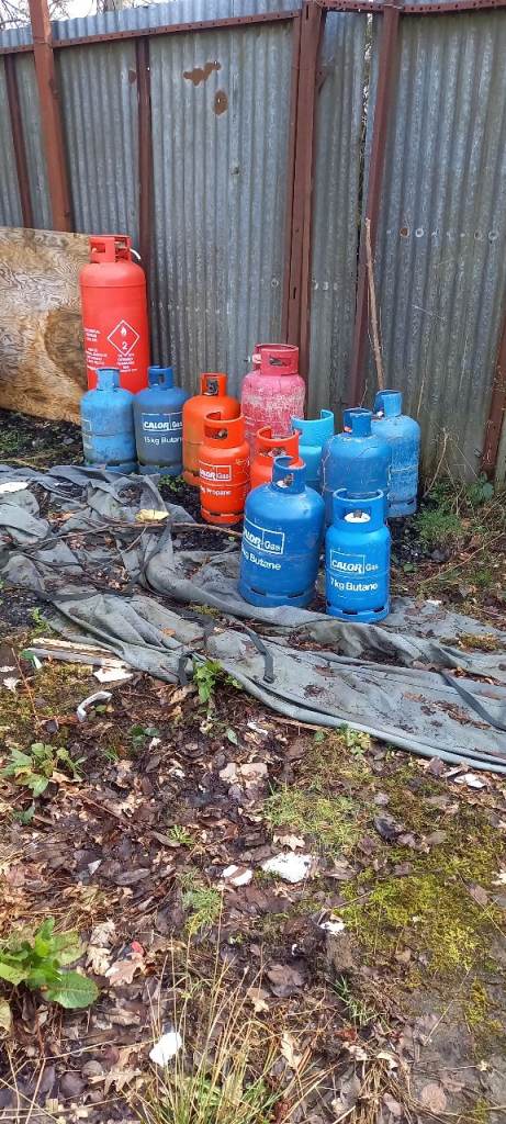 Lpg gas bottles free
