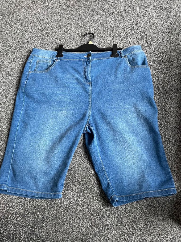 Ladies. Denim shorts 