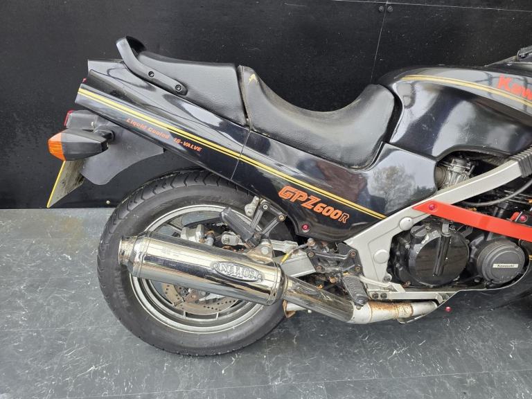 KAWASAKI GPZ 600 R PROJECT BIKE HPI CLEAR