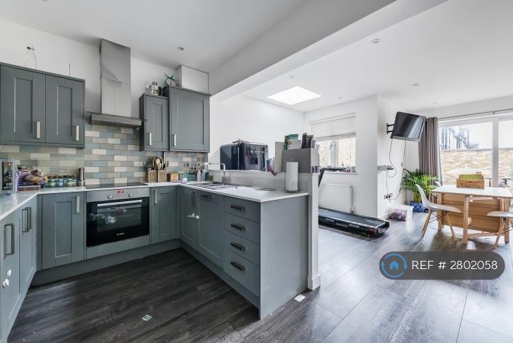 4 bedroom house in Grierson Road, London, SE23 (4 bed) (#2802058)