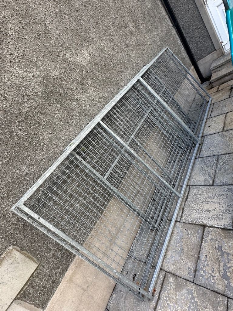 Dog run 4ft x 6ft