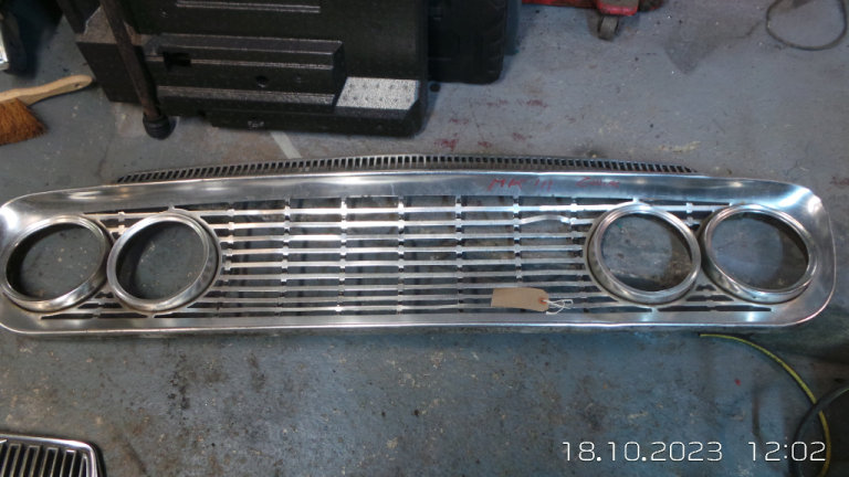 FORD ZODIAC GRILL
