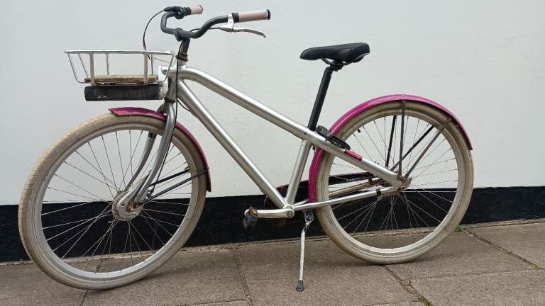 VanMoof Dutch city bike 