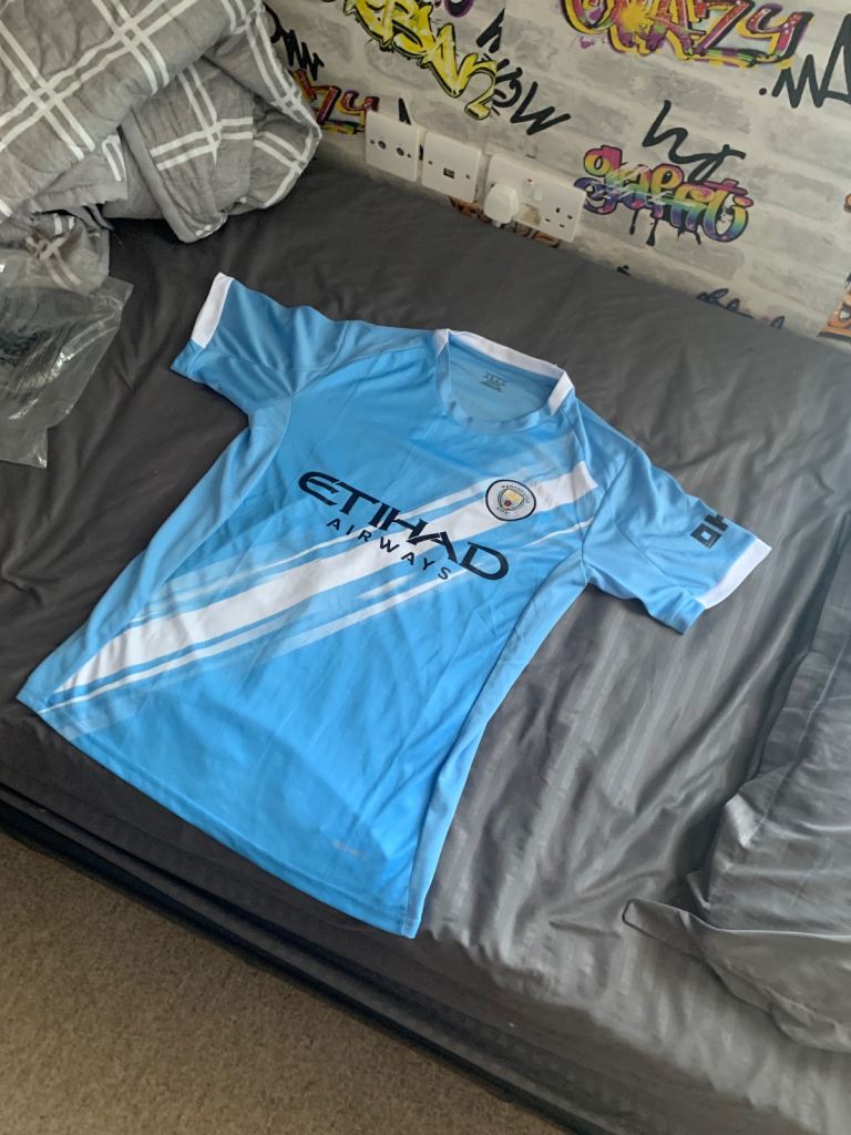 Manchester City shirt size M 