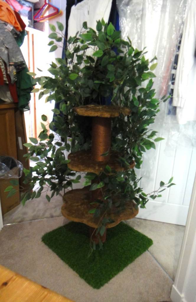150cm 3 Layer Cat Tree Tower Scratching Post Simulated Branches & Leaves Sisal Posts
