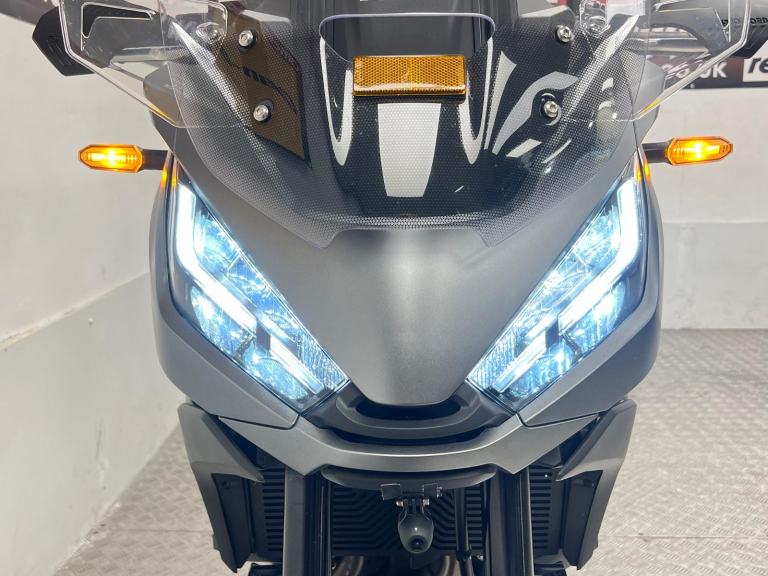 2022 72 Honda NT1100 Manual - 4700 miles