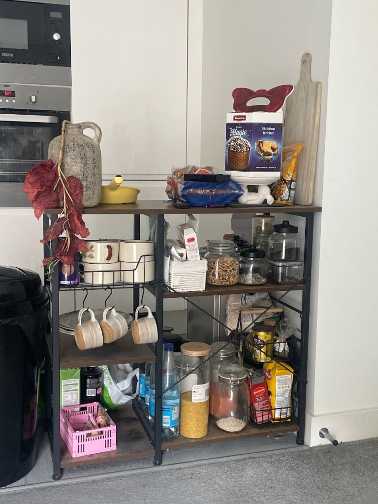 Kitchen storage 