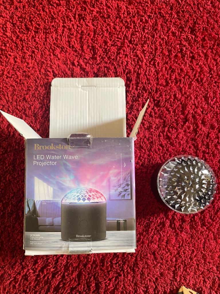 Brookstone LED Water Wave Projector RGB Mood Light – New in Box