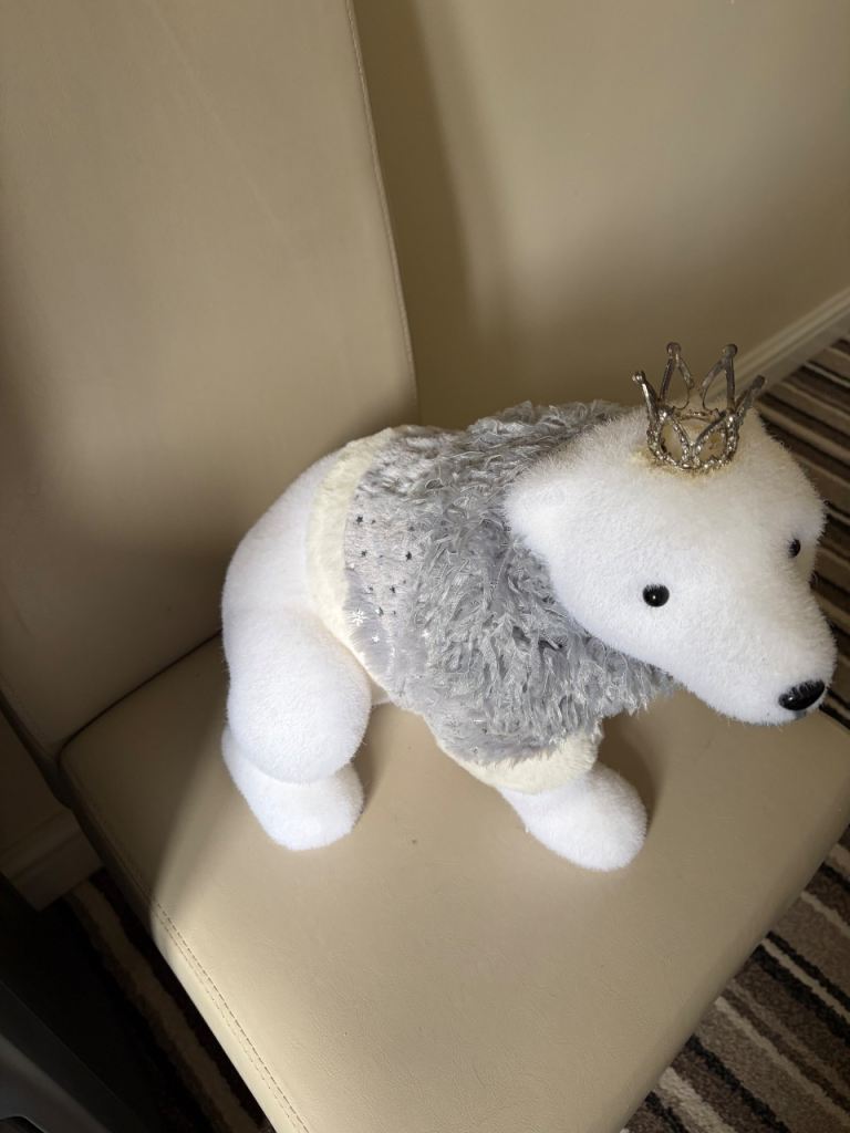 Lovely White Polar Bear Room Decoration with Crown