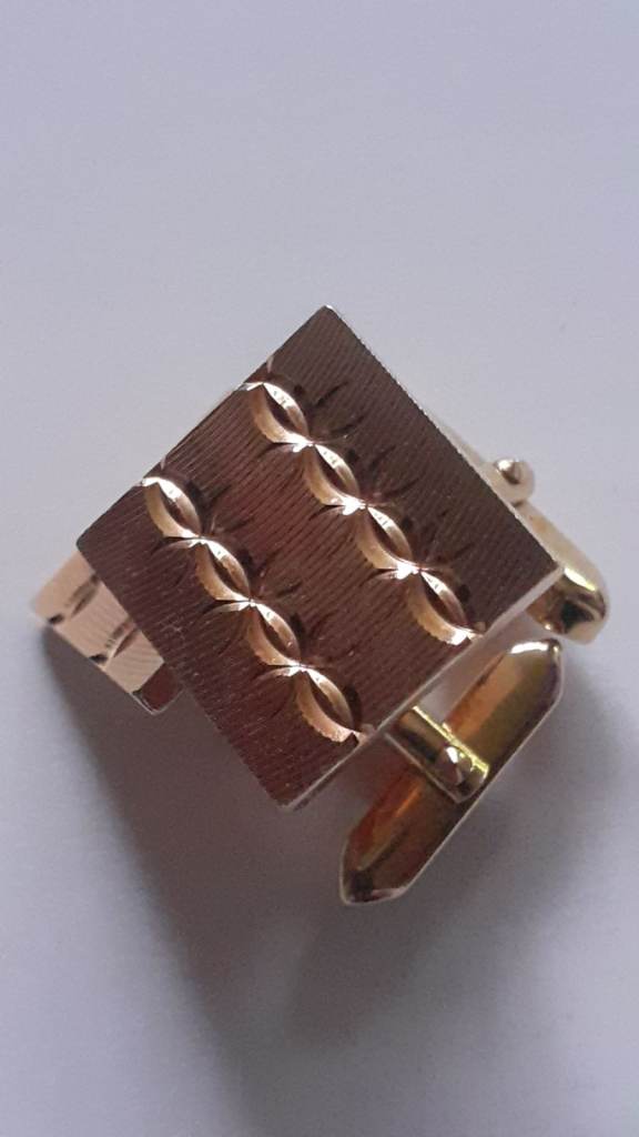 Cufflinks 