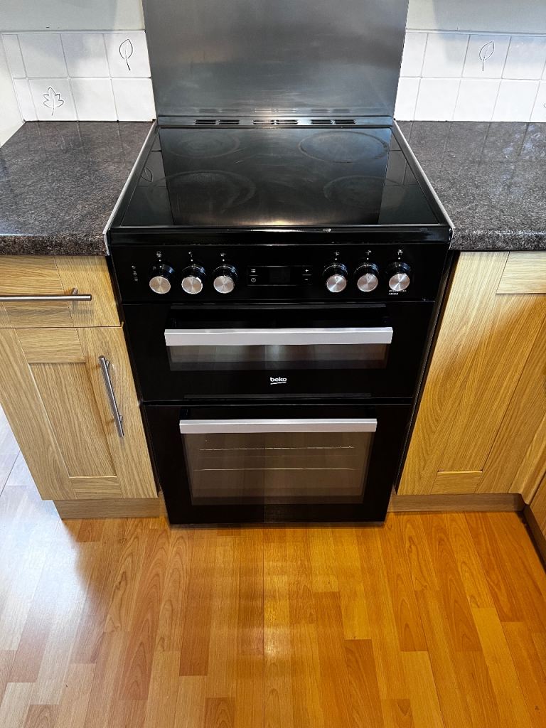 Beko Pro XDC653K 60cm Electeic Ceramic Cooker