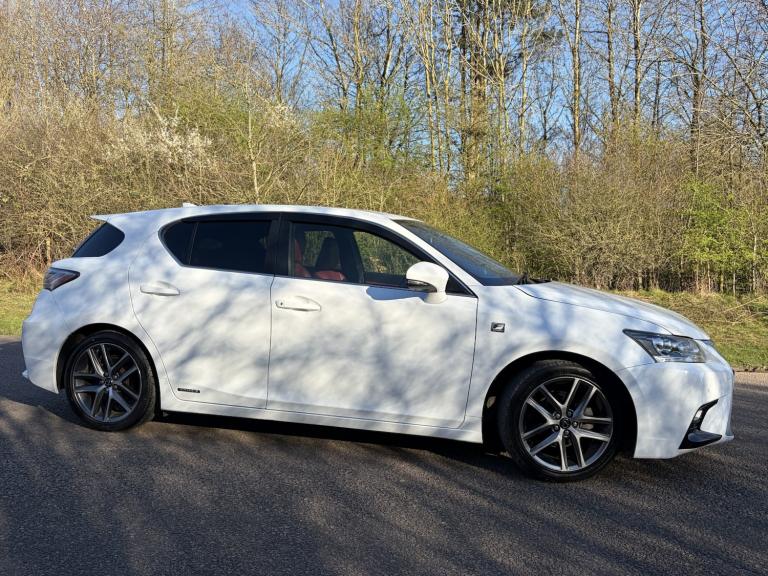 LEXUS CT 1.8 200h F Sport 2025