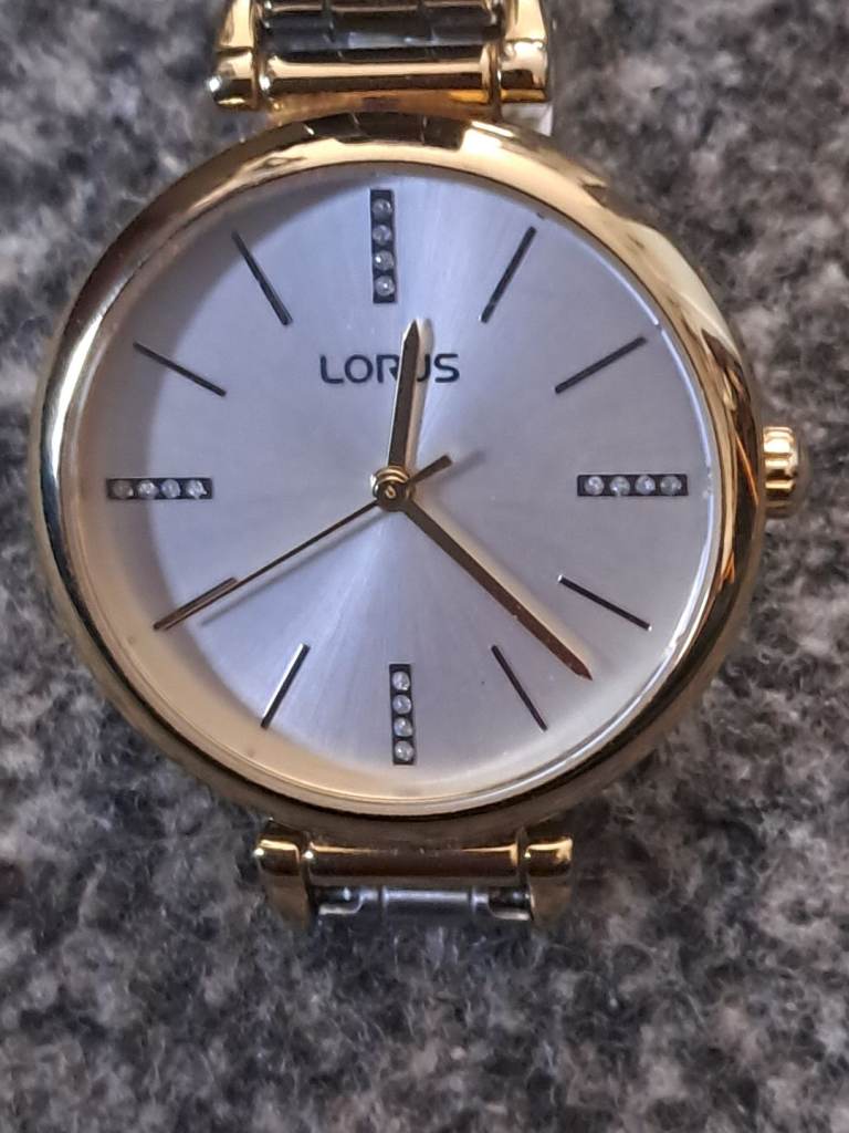 Ladies two tone watch Lorus in beautiful condition and working order 