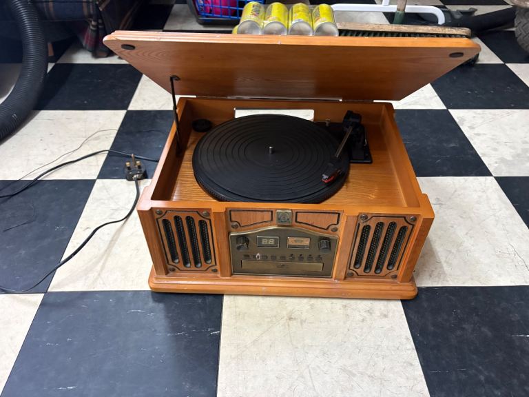 Record radio CD player
