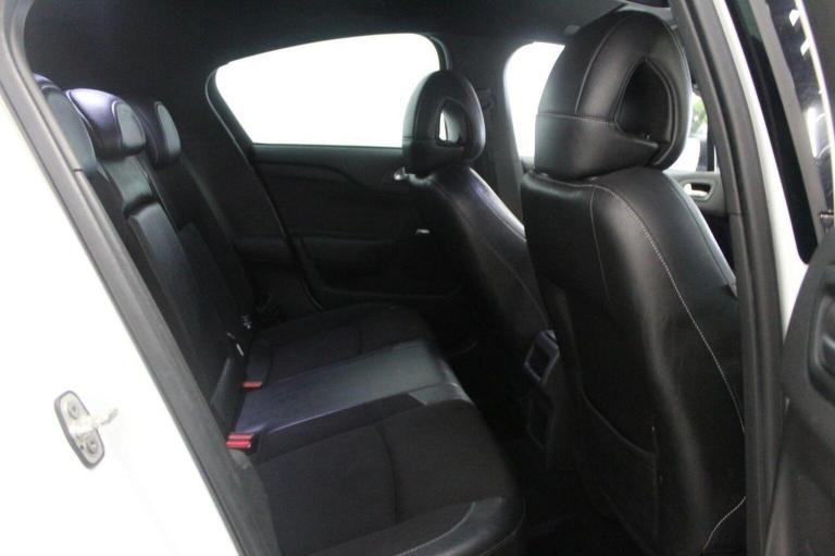 CITROEN DS4 1.6 e-HDi Airdream DStyle Nav Euro 5 (s/s) 5dr 2015