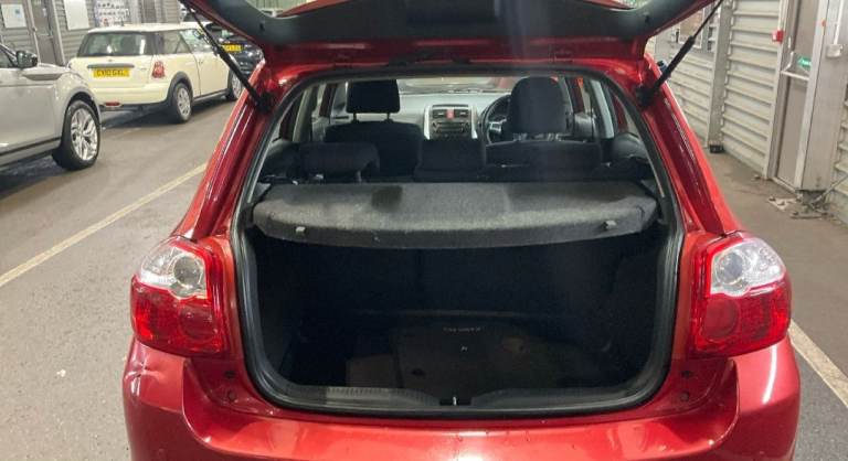 Toyota auris petrol 2011 1.6 5 doors ulez compliant 